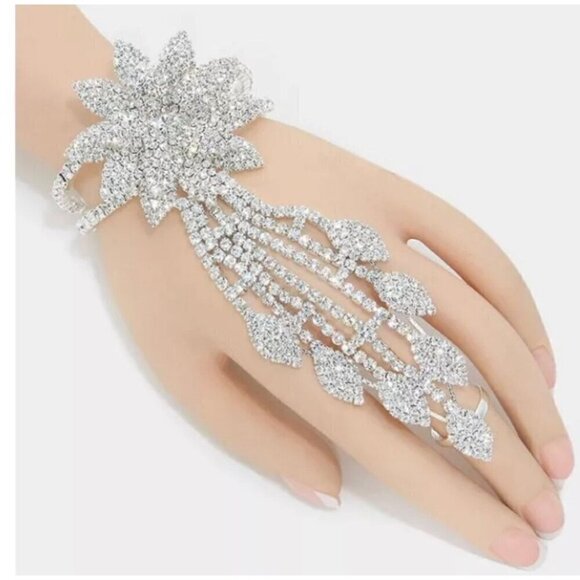 Rhinestone clear hand chain silver bracelet $ ring set bridal bracelet with ring - Picture 5 of 6